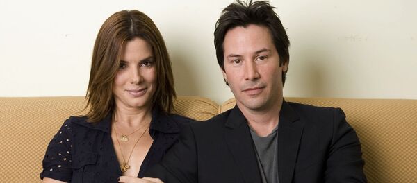 Sandra Bullock y Keanu Reeves en 2006 - Sputnik Mundo