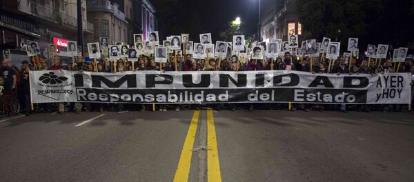 Marcha del Silencio en 2018, en protesta por la impunidad del terrorismo de Estado en Uruguay durante la última dictadura - Sputnik Mundo