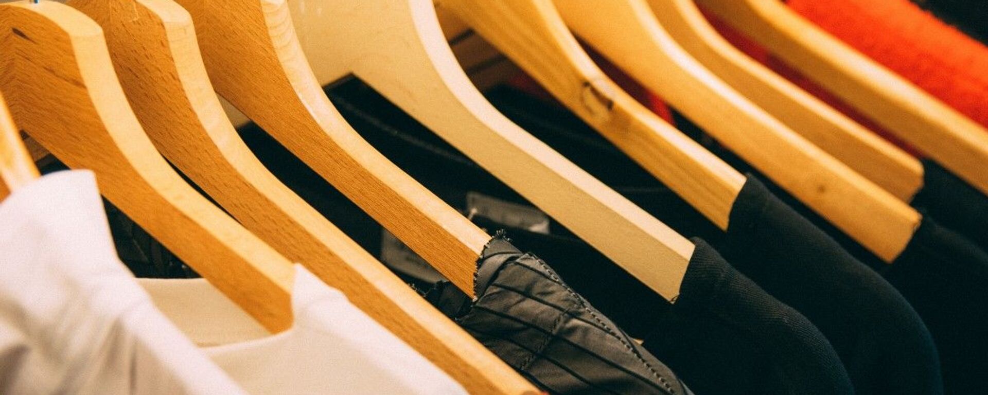 Perchas con ropa Perchas con ropa - Sputnik Mundo, 1920, 22.05.2019