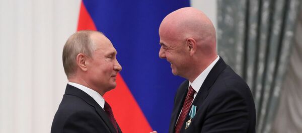 El presidente ruso, Vladímir Putin, y el presidente de la FIFA, Gianni Infantino - Sputnik Mundo