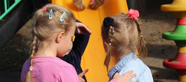 Niñas hablando - Sputnik Mundo