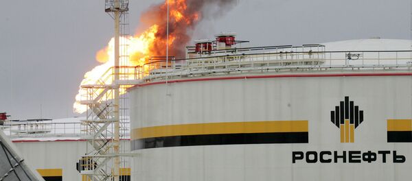 Un yacimiento petrolero en Rusia Un yacimiento petrolero en Rusia - Sputnik Mundo