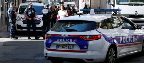 La policía en el lugar de la explosión en Lyon, Francia - Sputnik Mundo