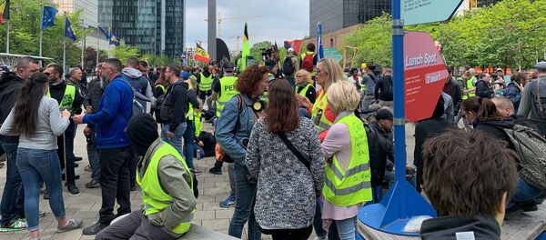 Las protestas de los 'chalecos amarillos' en Bruselas - Sputnik Mundo