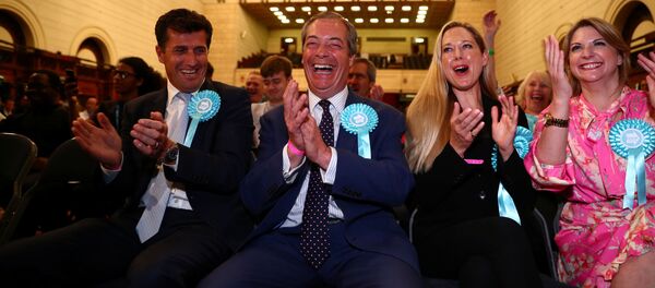 Nigel Farage, líder del Partido Brexit - Sputnik Mundo