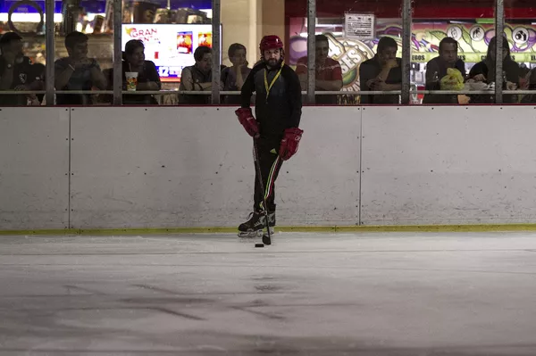 Andrés de la Garma, entrenador principal de la selección mexicana femenina sub 18 de hockey, durante la práctica Andrés de la Garma, entrenador principal de la selección mexicana femenina sub 18 de hockey, durante la práctica - Sputnik Mundo
