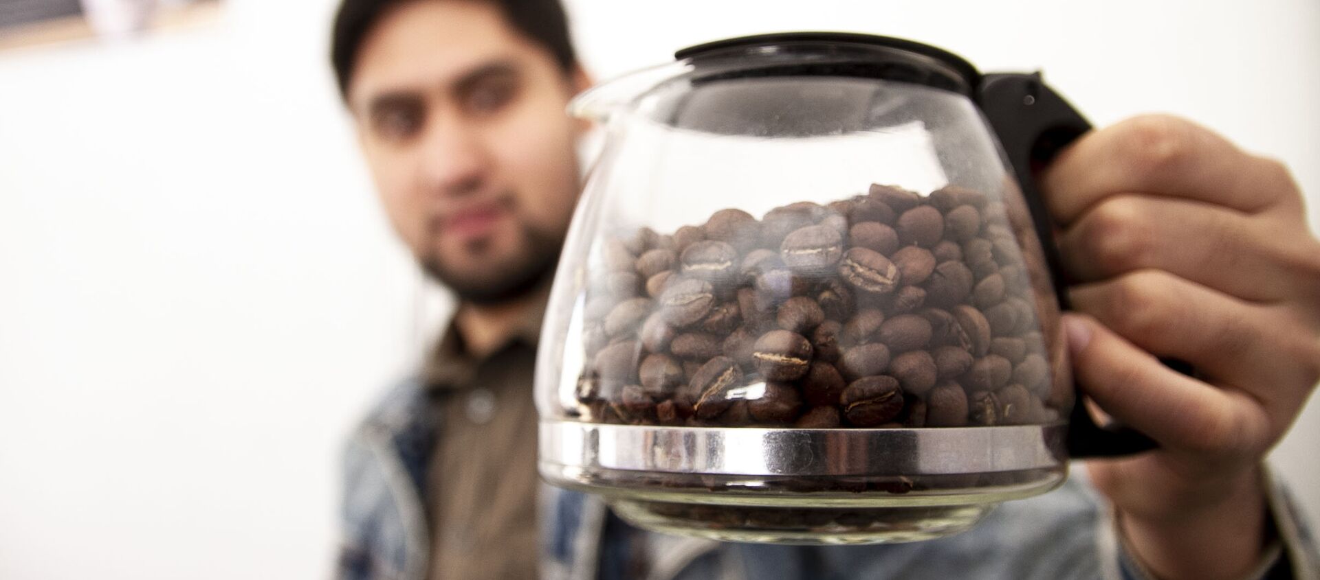 Ciudad de México: Vendedor muestra su café tostado - Sputnik Mundo, 1920, 28.05.2019