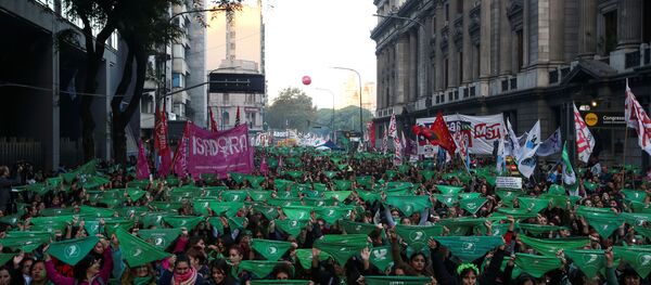 Apoyo a la presentación por octava vez del proyecto de legalización del aborto en Argentina - Sputnik Mundo
