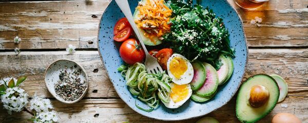 Un plato de comida saludable - Sputnik Mundo