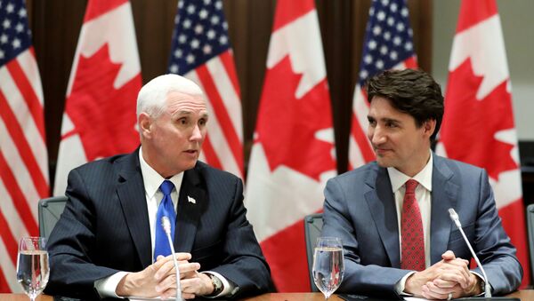 El vicepresidente de EEUU, Mike Pence, y el primer ministro de Canadá, Justin Trudeau El vicepresidente de EEUU, Mike Pence, y el primer ministro de Canadá, Justin Trudeau - Sputnik Mundo