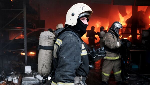 Bomberos rusos (archivo) - Sputnik Mundo