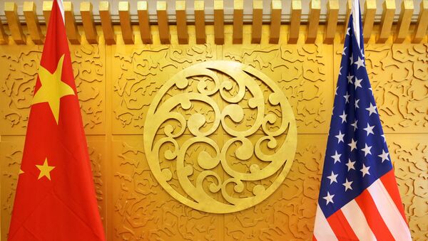 Las banderas de China y EEUU - Sputnik Mundo