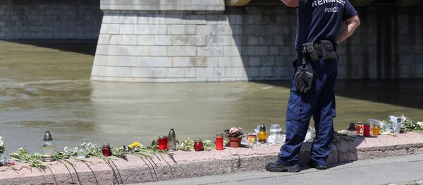 El lugar del naufragio en Budapest El lugar del naufragio en Budapest - Sputnik Mundo