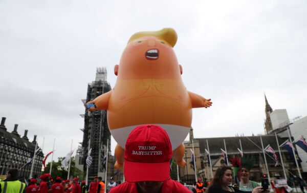Protestas contra el presidente de EEUU, Donald Trump en Londres, Reino Unido - Sputnik Mundo