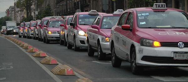 México, paralizado por una huelga de taxis contra aplicaciones como Uber - Sputnik Mundo