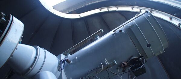 Telescopio de 1,2 metros en el Observatorio Astronómico Kourovo de la Universidad Federal de los Urales - Sputnik Mundo