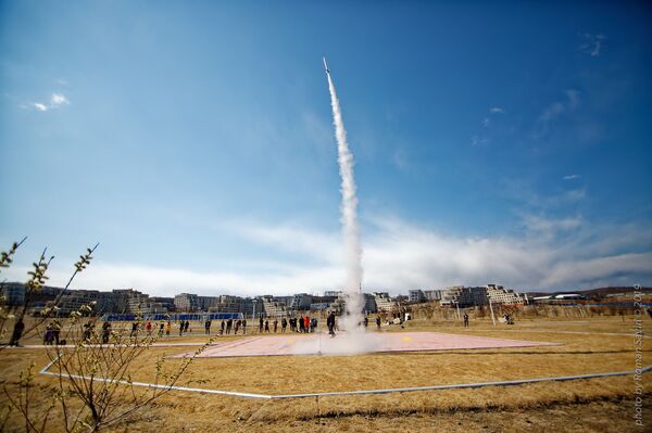 Luna viva y nanosatélites: qué investigan los científicos rusos en el espacio - Sputnik Mundo