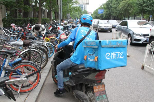 China se 'ahoga' en el plástico de su comida a domicilio (fotos) - Sputnik Mundo