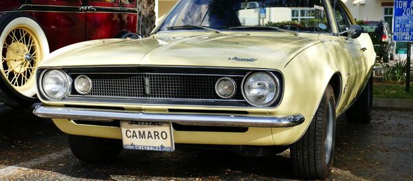 Un Chevrolet Camaro  - Sputnik Mundo