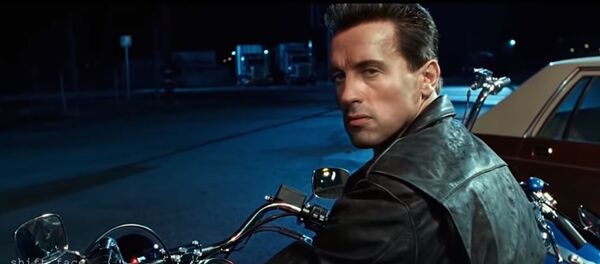 Sylvester StalloneStallone sustituyendo a Arnold Schwarzenegger en la película 'Terminator 2: el juicio final' con la ayuda de tecnología 'deepfake' Sylvester StalloneStallone sustituyendo a Arnold Schwarzenegger en la película 'Terminator 2: el juicio final' con la ayuda de tecnología 'deepfake' - Sputnik Mundo