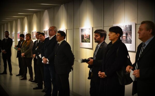 Exposición del concurso Andréi Stenin en Uruguay - Sputnik Mundo