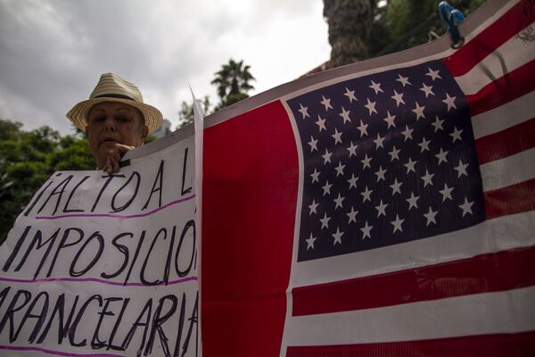 Los migrantes, la moneda de cambio de EEUU en la presión comercial a México Los migrantes, la moneda de cambio de EEUU en la presión comercial a México - Sputnik Mundo