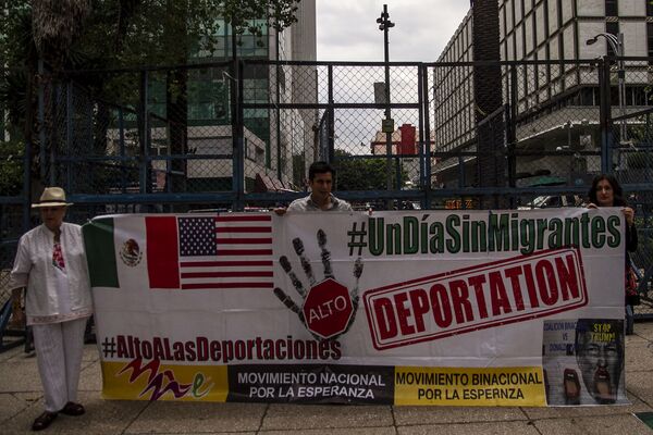 Los migrantes, la moneda de cambio de EEUU en la presión comercial a México Los migrantes, la moneda de cambio de EEUU en la presión comercial a México - Sputnik Mundo