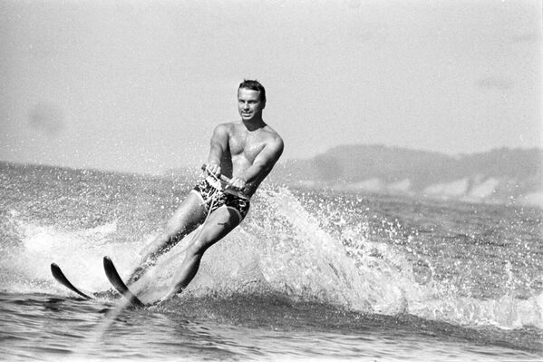 Verano, vacaciones, playa: cómo se relajaba la gente en la URSS
 - Sputnik Mundo