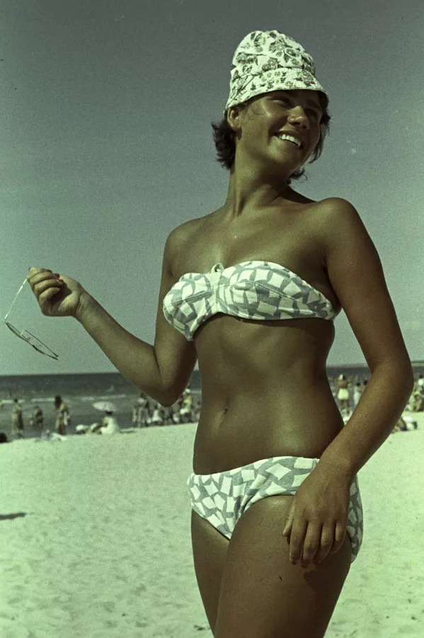 Verano, vacaciones, playa: cómo se relajaba la gente en la URSS
Verano, vacaciones, playa: cómo se relajaba la gente en la URSS
- Sputnik Mundo