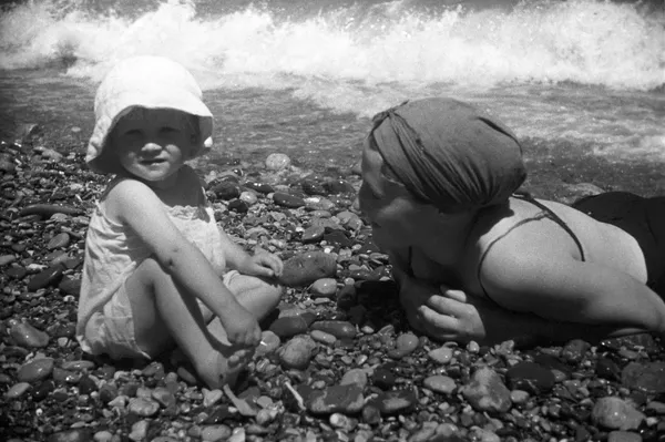 Verano, vacaciones, playa: cómo se relajaba la gente en la URSS
Verano, vacaciones, playa: cómo se relajaba la gente en la URSS
- Sputnik Mundo