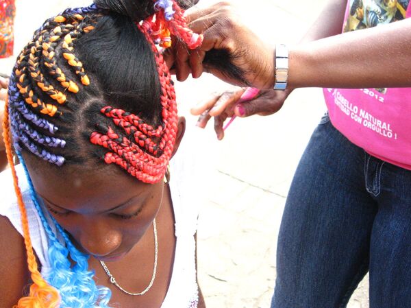 Lucha y resistencia: la historia detrás de los peinados afrocolombianos - Sputnik Mundo