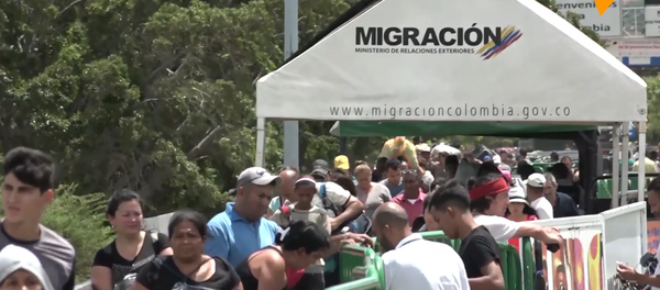 La Policía colombiana bloquea los cruces ilegales de ríos en la frontera con Venezuela - Sputnik Mundo