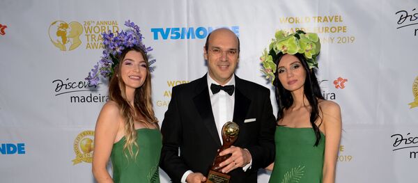 Pedro Siza Vieira, Ministro de Economía y Turismo de Portugal recibe el premio de World Travel Awards - Sputnik Mundo