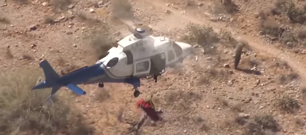 El rescate aéreo de una anciana en EEUU se sale de control - Sputnik Mundo