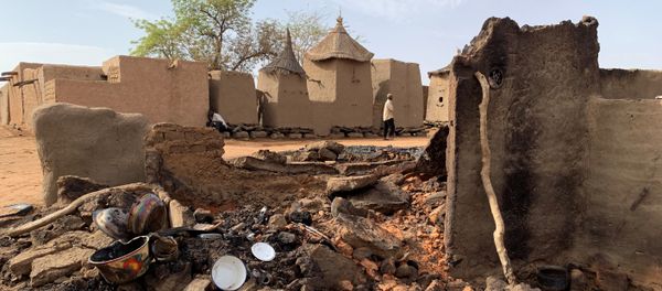 El pueblo del grupo étnico de Dogon en Malí tras el ataque El pueblo del grupo étnico de Dogon en Malí tras el ataque - Sputnik Mundo