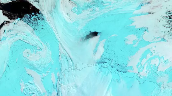 Agujeros en el hielo de la Antártida - Sputnik Mundo