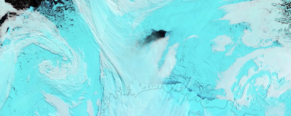 Agujeros en el hielo de la Antártida - Sputnik Mundo