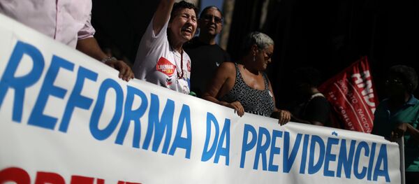 Protestas contra la reforma del sistema de pensiones en Brasil - Sputnik Mundo