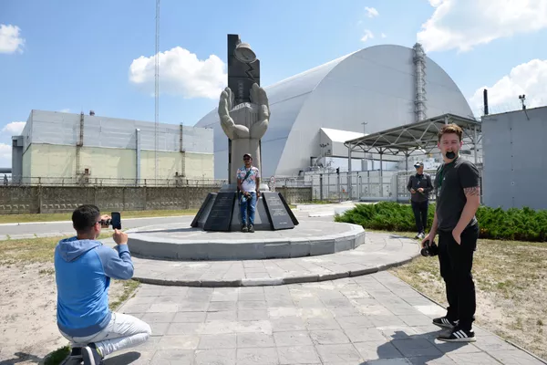 Una selfi desde Chernóbil: la zona de exclusión se convierte en un popular destino turístico
Una selfi desde Chernóbil: la zona de exclusión se convierte en un popular destino turístico
- Sputnik Mundo