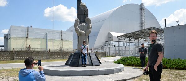 Una selfi desde Chernóbil: la zona de exclusión se convierte en un popular destino turístico
 - Sputnik Mundo