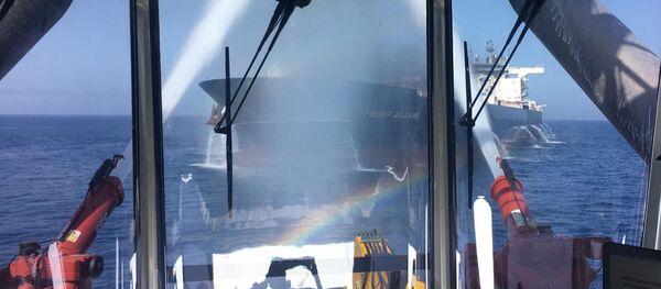 Uno de los petroleros atacados en el golfo de Omán Uno de los petroleros atacados en el golfo de Omán - Sputnik Mundo