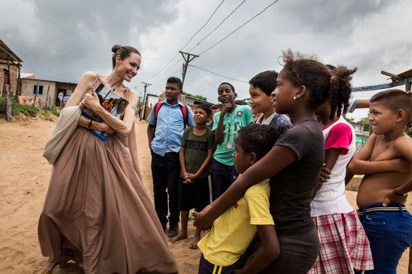 Chernóbil, plástico y Angelina Jolie: estas son las imágenes de la semana
 - Sputnik Mundo