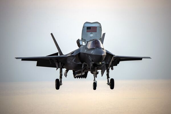 Un escándalo estalla en la Fuerza Aérea británica por desperdiciar dinero en los F-35 - Sputnik Mundo