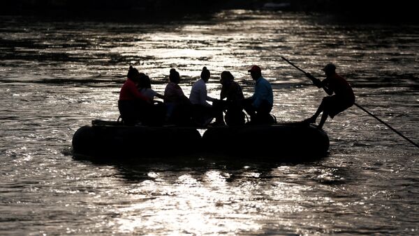 Migrantes llegan a México  - Sputnik Mundo