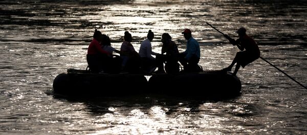 Migrantes llegan a México  - Sputnik Mundo