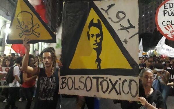 Protestas contra Jair Bolsonaro en Río de Janeiro Protestas contra Jair Bolsonaro en Río de Janeiro - Sputnik Mundo