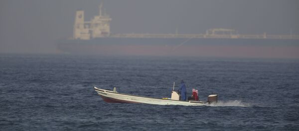 Uno de los petroleros atacados en el golfo de Omán - Sputnik Mundo