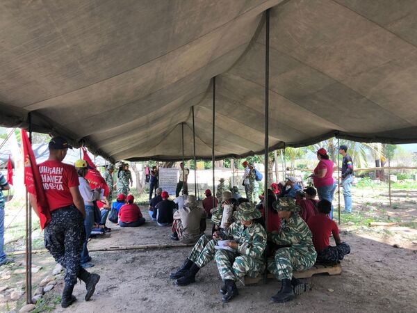 El pueblo de Venezuela se prepara así contra una invasión militar (fotos, vídeos) El pueblo de Venezuela se prepara así contra una invasión militar (fotos, vídeos) - Sputnik Mundo