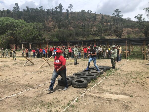 El pueblo de Venezuela se prepara así contra una invasión militar (fotos, vídeos) El pueblo de Venezuela se prepara así contra una invasión militar (fotos, vídeos) - Sputnik Mundo