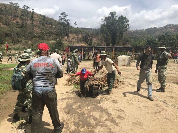 El pueblo de Venezuela se prepara así contra una invasión militar (fotos, vídeos) El pueblo de Venezuela se prepara así contra una invasión militar (fotos, vídeos) - Sputnik Mundo